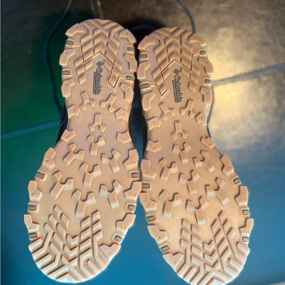 Columbia Men's Peakfreak II Mid OutDry hiking boots in black Men’s size 10.5 - Picture 3 of 5